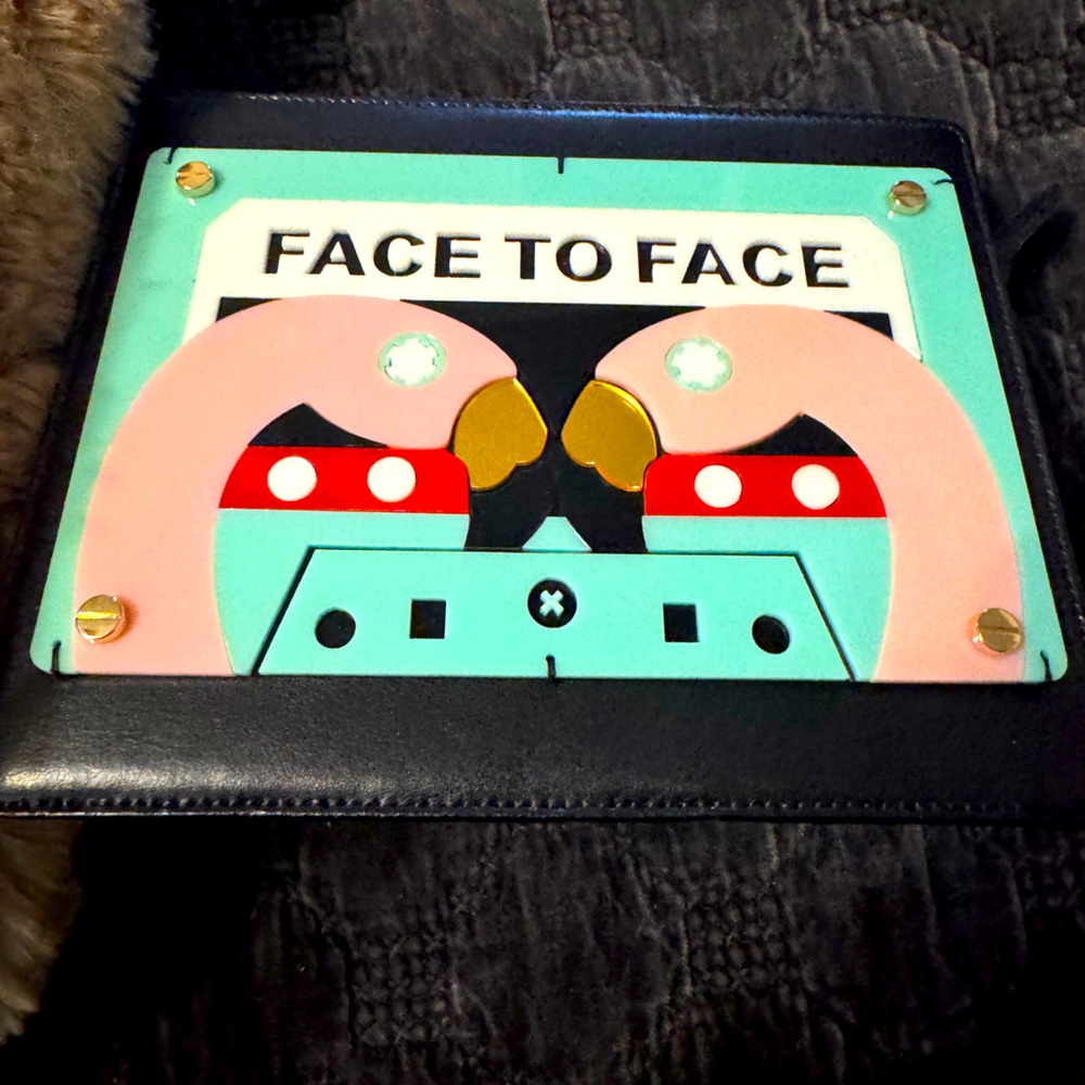 Women’s purse brand new face-to-face